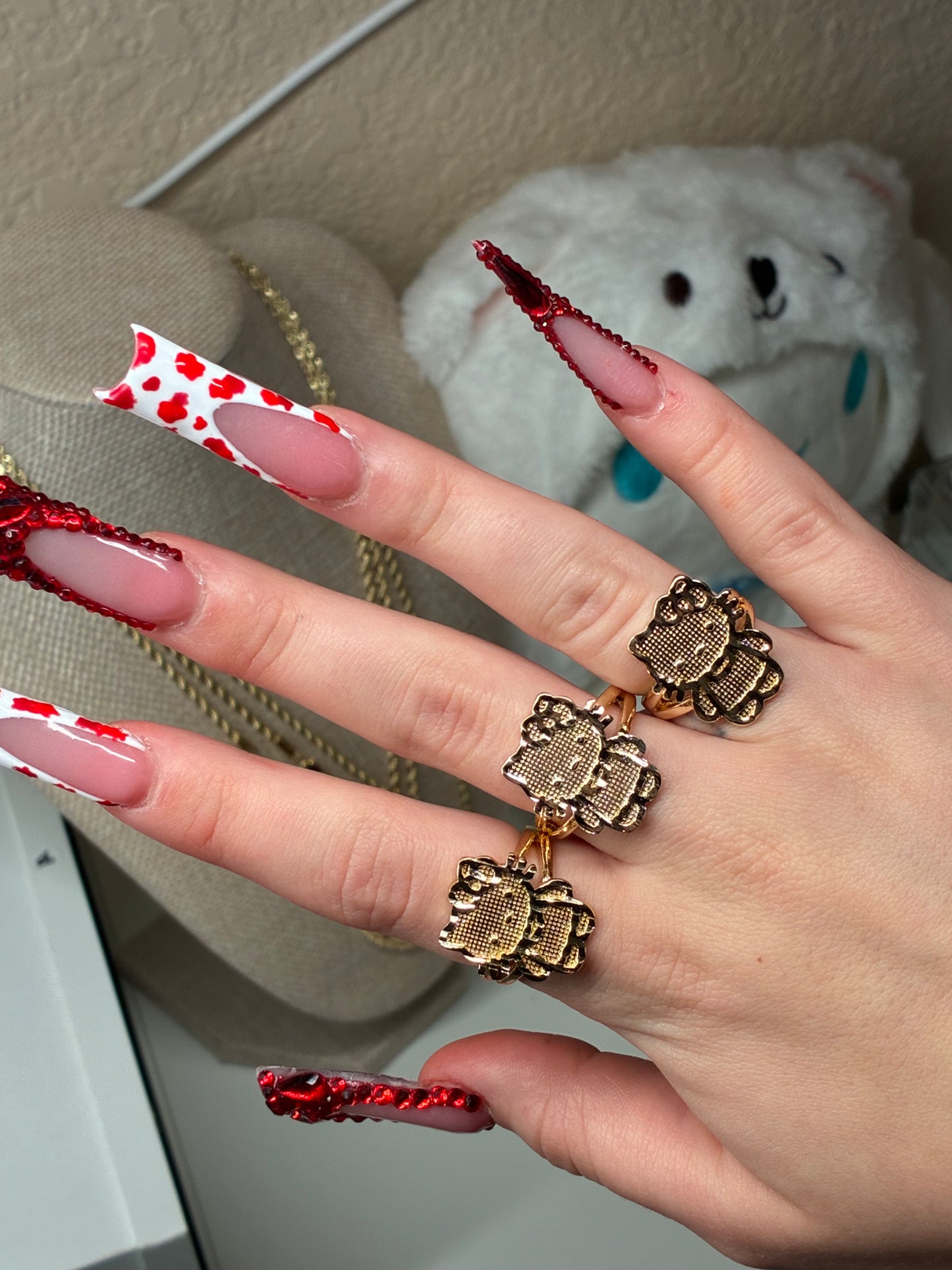 LARGE HELLO KITTY BODY RING